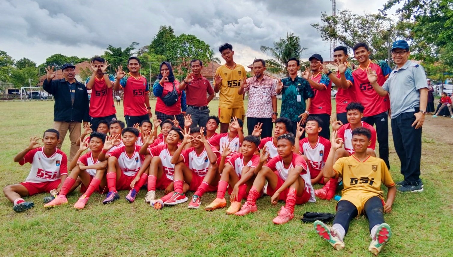 Tim Sepak Bola KOMDA Kroya Juara 1 Gala Siswa Indonesia Jenjang Sekolah Menengah Pertama Tingkat Kabupaten Cilacap Th 2023.